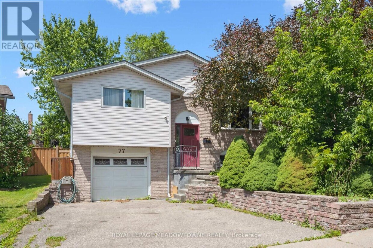 Primary Photo - 77 Pinemeadow Crescent