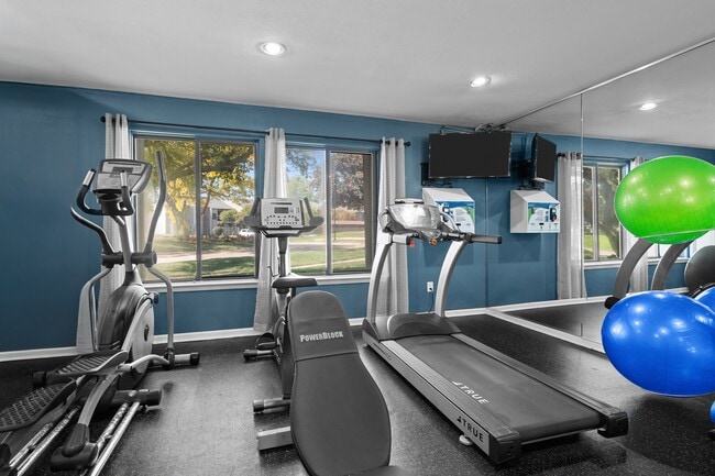 24 Hour Gym at Three Oaks Apartments in Troy, MI - Three Oaks Apartments