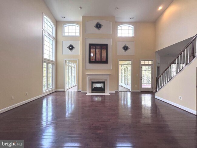 Foto del edificio - 5213 Carson Ct