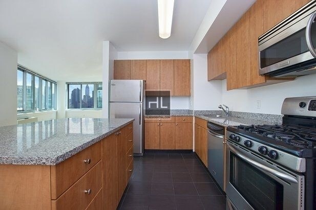 Building Photo - Luxury 1 BR on LIC Waterfront