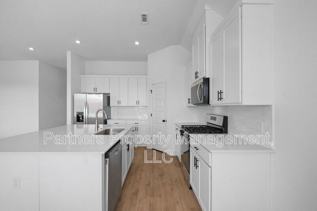 Building Photo - 411 W Taverner Xing