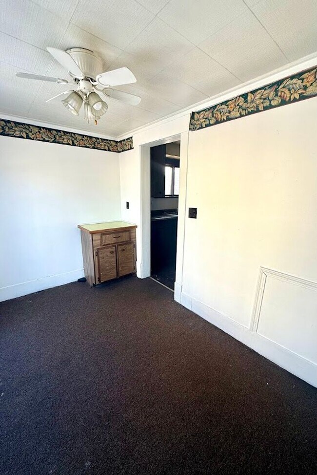 Building Photo - Fulton Rd Triplex