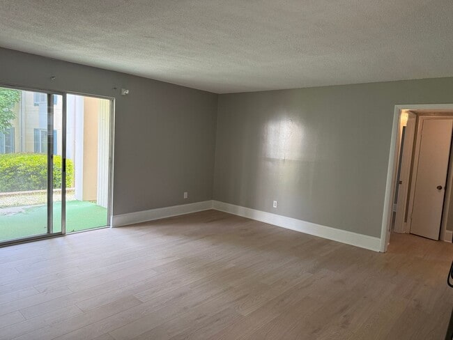 Building Photo - Forest Acres