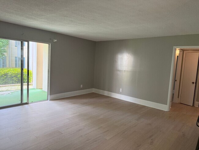 Foto del edificio - Forest Acres