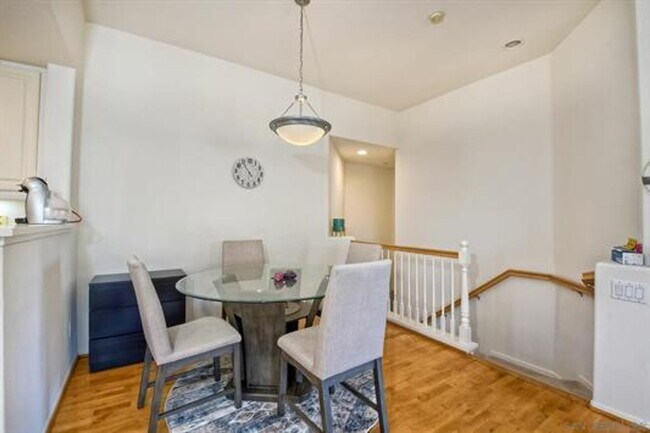 Foto del edificio - GATED Modern 2 Br 2 Bath Garage Large Kitc...