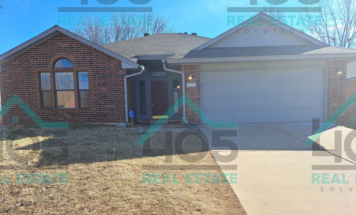 Primary Photo - 3 Bedroom 2 Bath in Norman