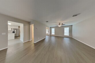 Building Photo - 9806 Arrowgrass Dr