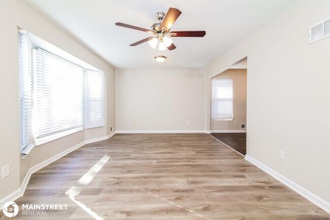 Building Photo - 7608 E 119th ter, Grandview, MO 64030