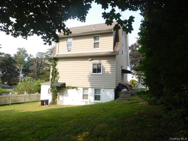 Foto del edificio - 44 Chippewa Rd