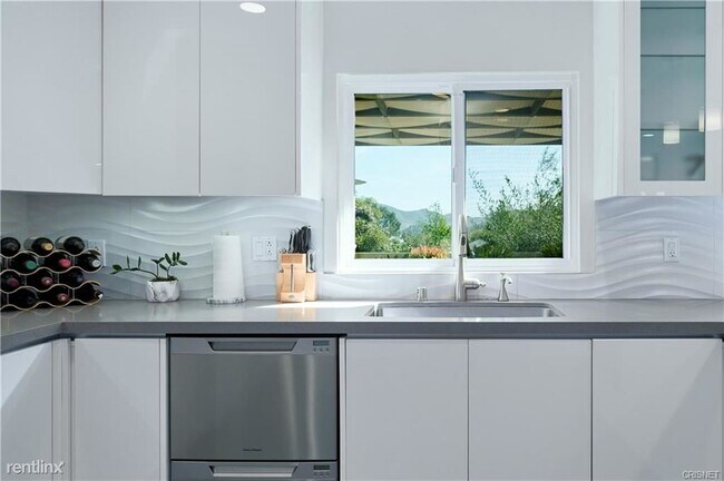 Foto del edificio - 3 br, 2.5 bath House - 6550 Smoke Tree Ave