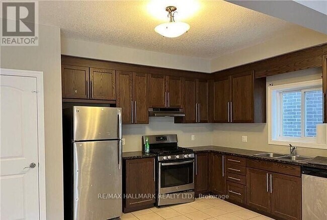 Building Photo - 286 Buttonbush St