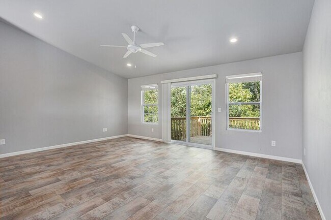 Foto del edificio - 11126 Farmway Dr