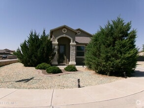 Building Photo - 6445 Villaggio Dr
