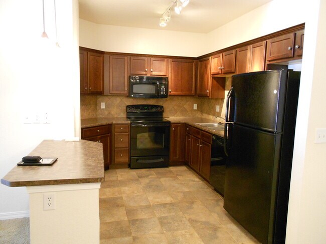 Building Photo - 2450 Windrow Dr