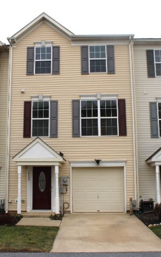 Primary Photo - 4108 Strawbridge Ct