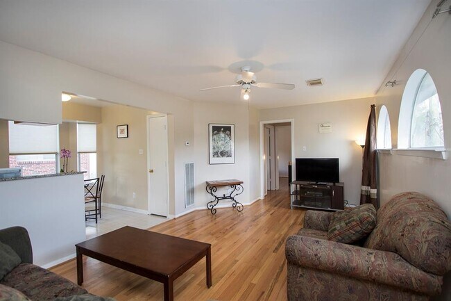 Foto del edificio - 1817 Sul Ross St