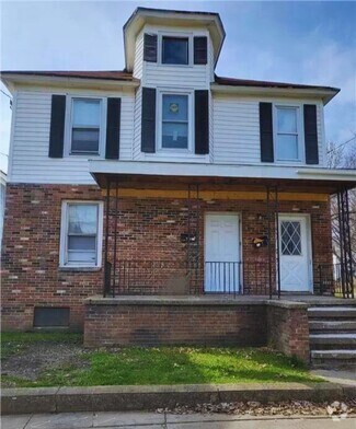 Building Photo - 149 River St