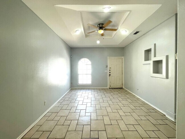 Building Photo - 602 Buena Vista Dr