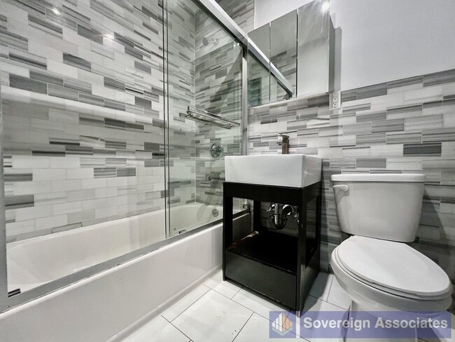 Building Photo - 109 W 105th St