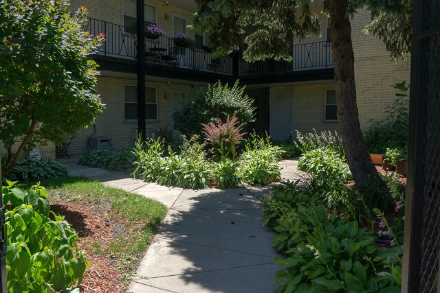 Building Photo - 4056 N California Ave