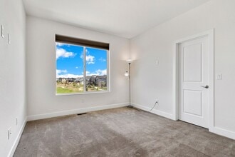 Building Photo - 5015 Oakley Dr