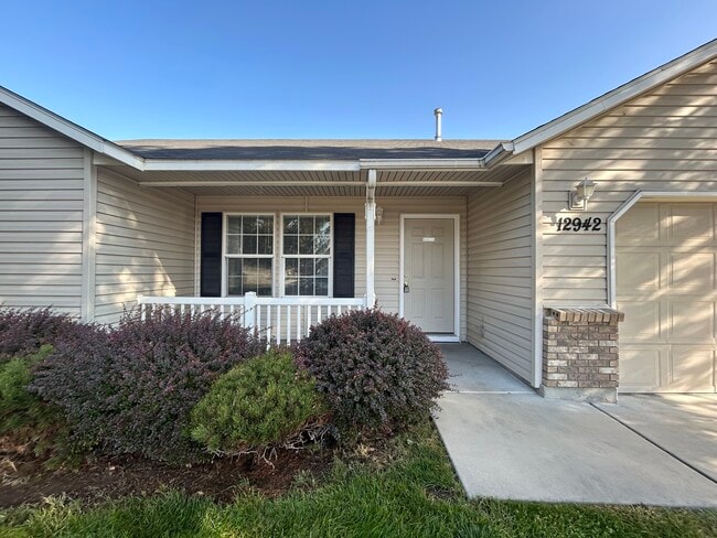 Building Photo - 12942 W Pinyon Ct