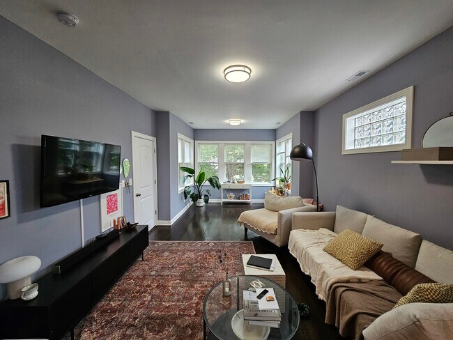 Foto del edificio - 2906 N Harding Ave