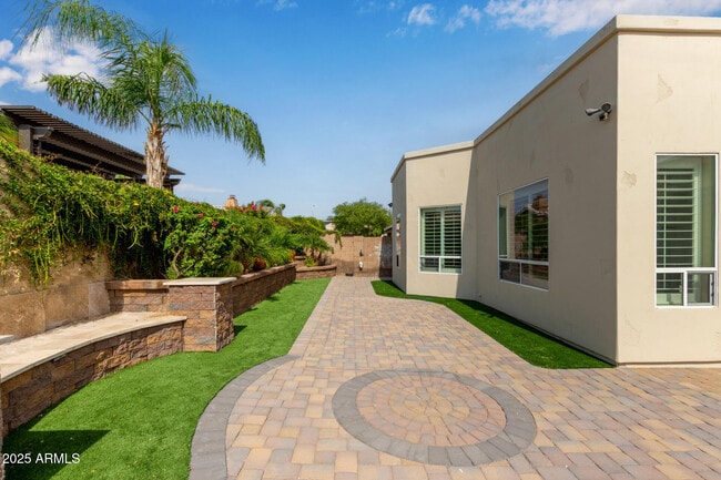 Building Photo - 9366 E Celtic Dr
