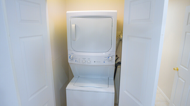 Washer & Dryer - 2 Lane Ave