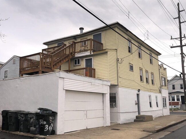 Foto del edificio - 525 N Indiana Ave