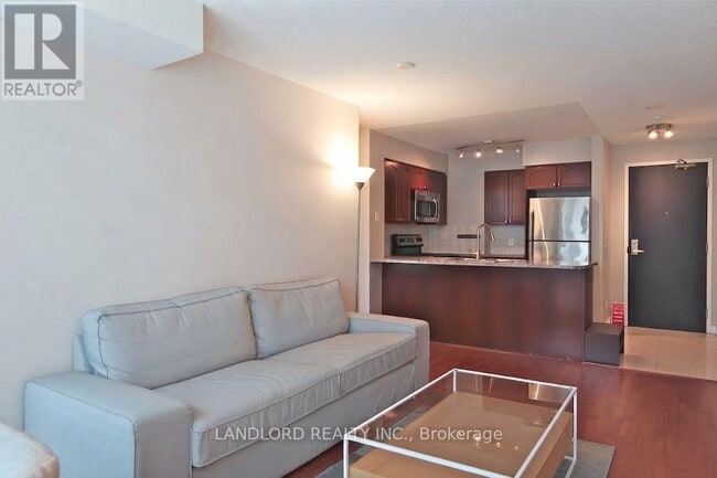 Building Photo - 51 Lower Simcoe St