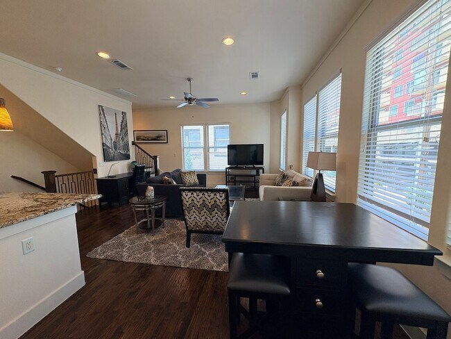 Foto del edificio - 4223 Wycliff Ave