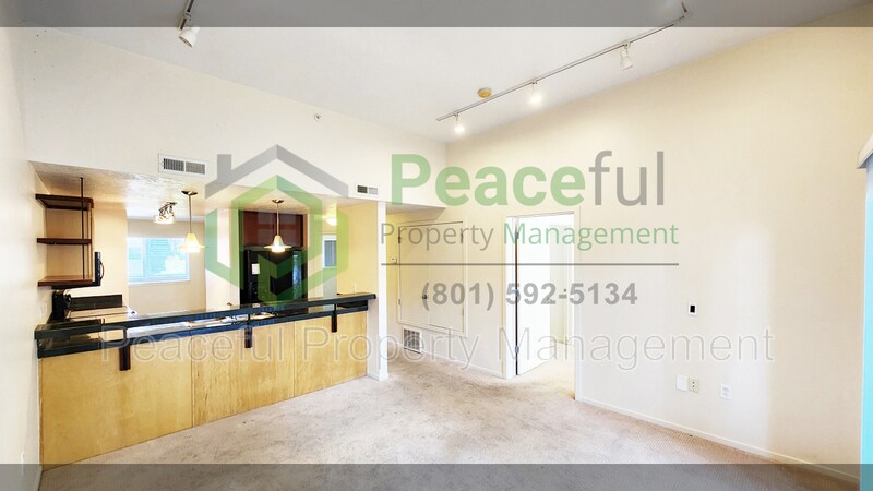 Primary Photo - 4340 S Highland Dr