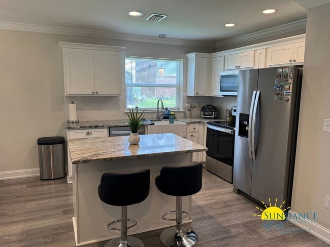 Foto del edificio - Beautiful 3BR/2.5BA Townhome inNiceville-Near Eglin AFB!