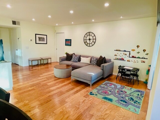 Foto del edificio - 702 Park Ave