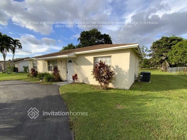 Building Photo - 9323 Southampton Pl