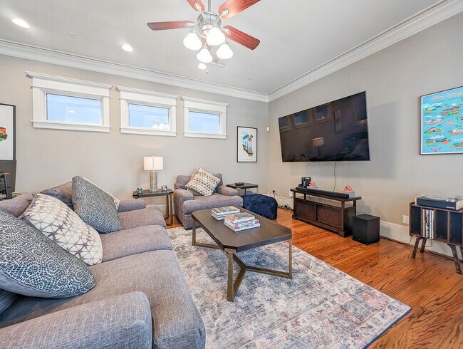Foto del edificio - 1126 W 17th St