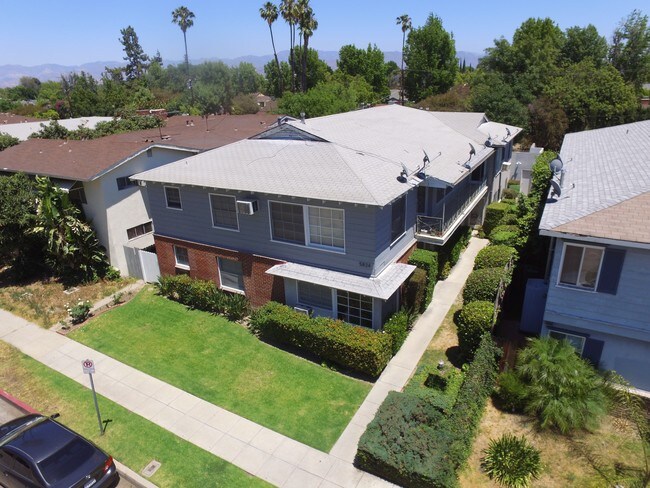 Building Photo - 5824 Coldwater Canyon Ave
