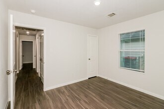 Building Photo - 5462 Plantation Forest Dr