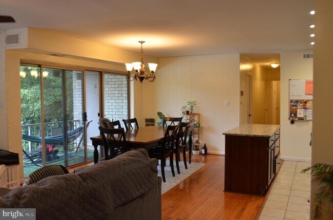 Building Photo - 12301 Braxfield Ct