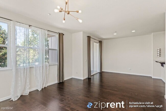 Building Photo - 2 br, 2.5 bath Townhome - 722 N Capitol Av...