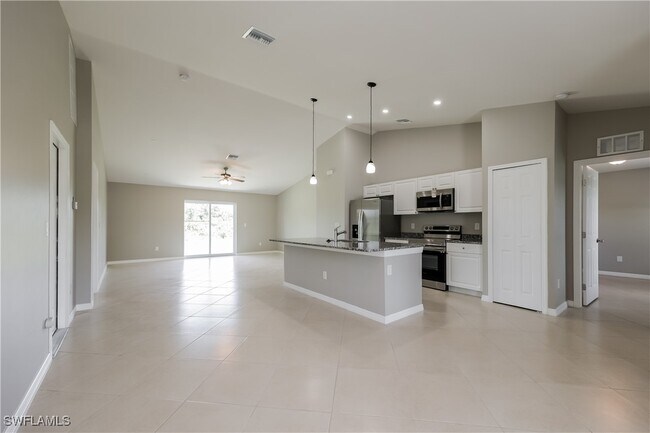 Foto del edificio - 3704 25th St SW
