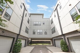Building Photo - 2000 Park Ave