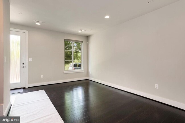 Building Photo - 14564 Lake Vista Dr