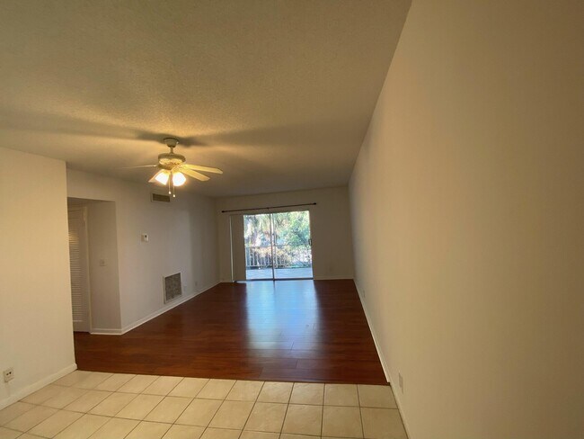 Foto del edificio - 632 NW 13th St