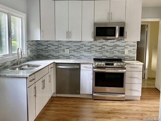 Foto del edificio - 321 Nassau Ave