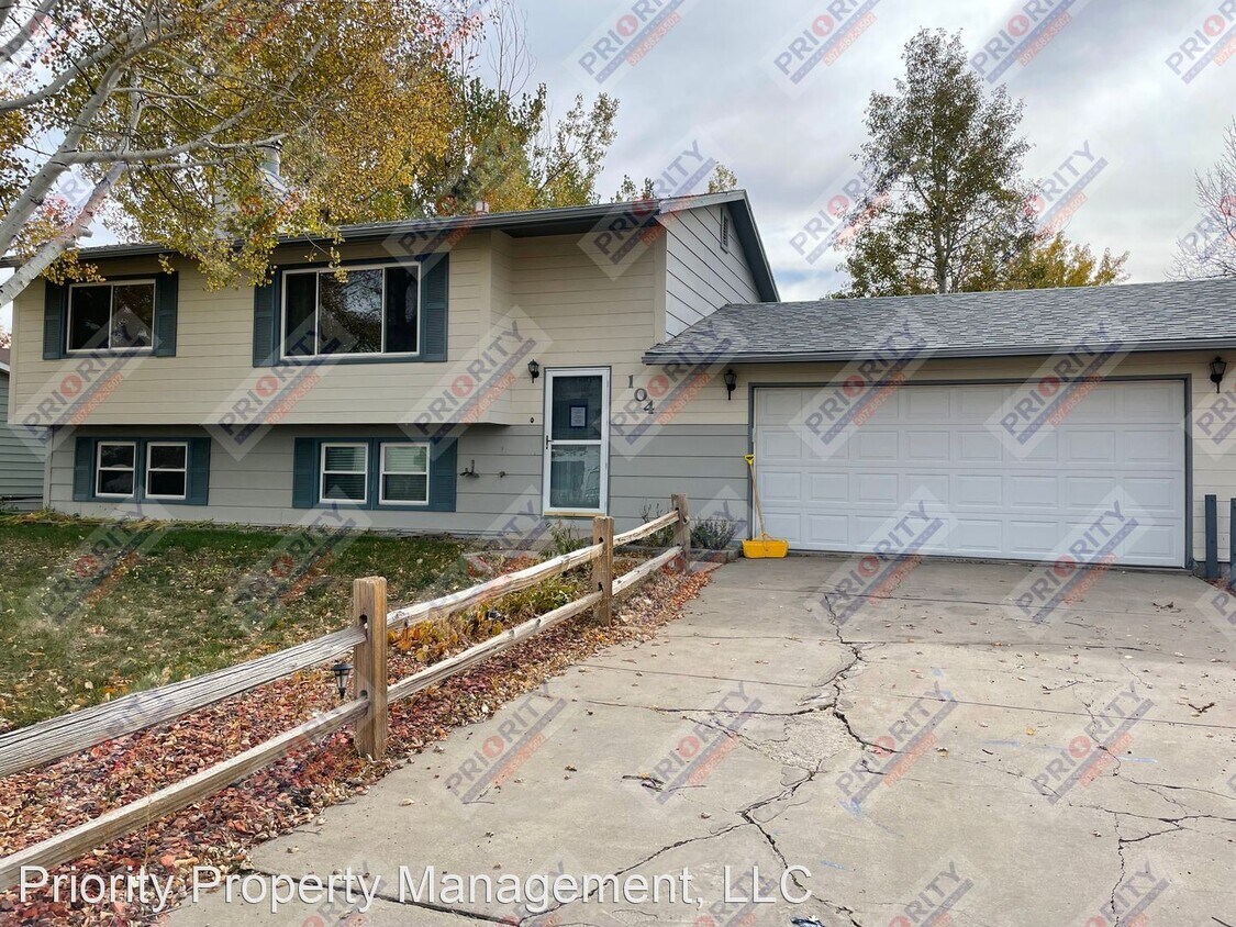 104 E Walnut St, Gillette, WY 82718 House Rental in Gillette, WY