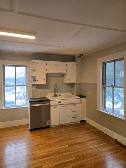 Foto del edificio - 82 Centennial Ave