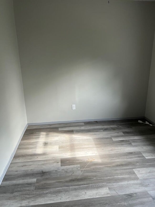 Building Photo - 487 Williams Ave