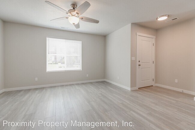 Building Photo - 2 br, 2.5 bath House - 2472 E. Blue Tick S...